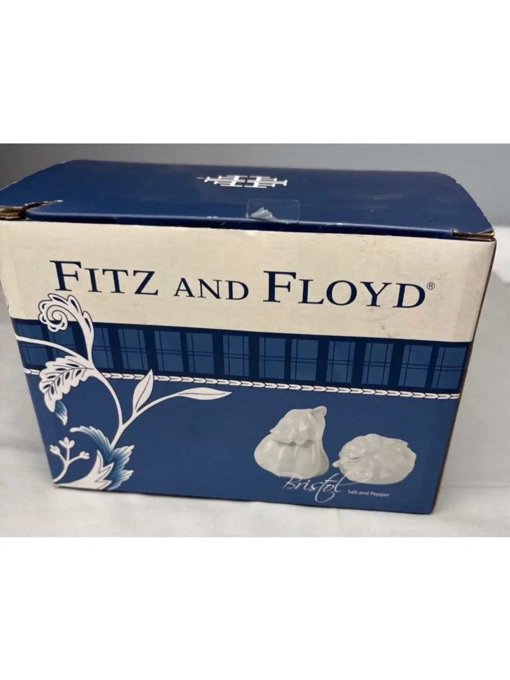 Fitz And Floyd White Ceramic Vegetable Salt & Pepper Shakers Handcrafted Set Box